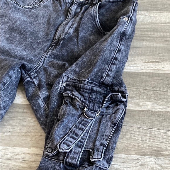 💛 Acid Wash Cargo Jeans - Picture 2 of 4